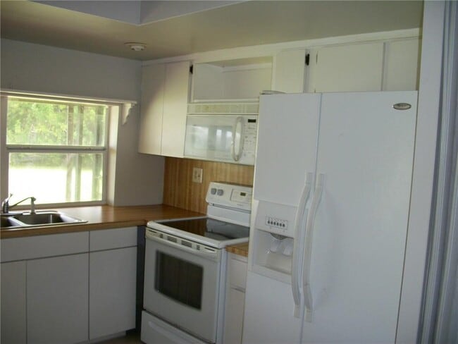 Building Photo - 2862 NW 108th Ave