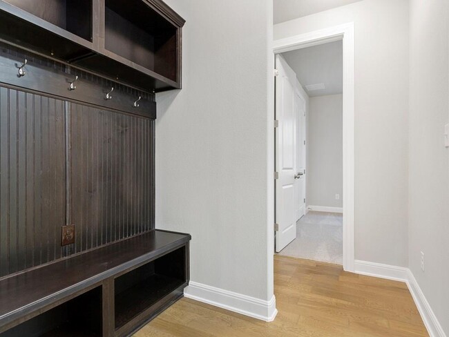 Building Photo - 2609 Enza Dr