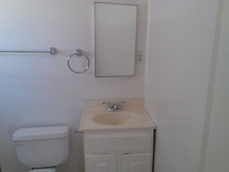 Building Photo - 720 Walnut St