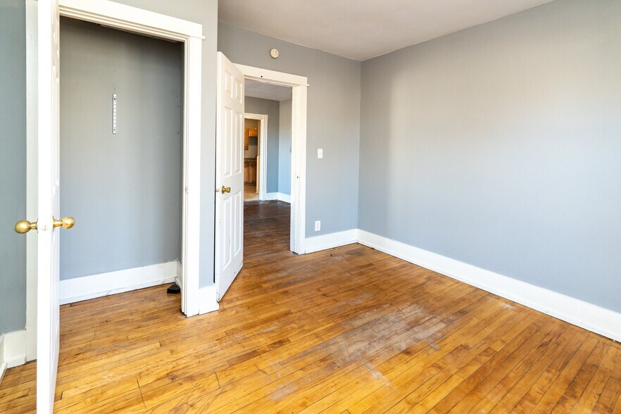 Building Photo - 568 N Farrington St