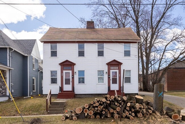 Building Photo - Trail St 223-225 W