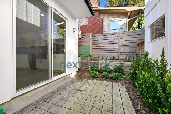 Building Photo - Modern Northwest-Danish Inspired Townhome with Standalone Cottage Feel in Seattle’s Central District