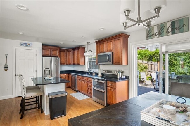 Building Photo - 88 Kay St