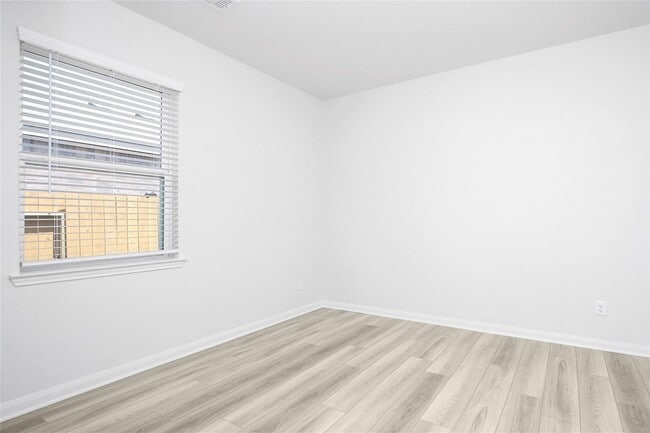Building Photo - 474 Amberwood Pk Dr
