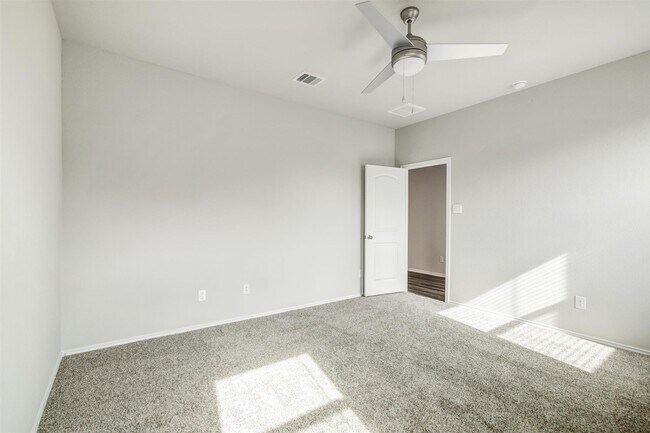 Building Photo - 9304 Colonial Bent Pl