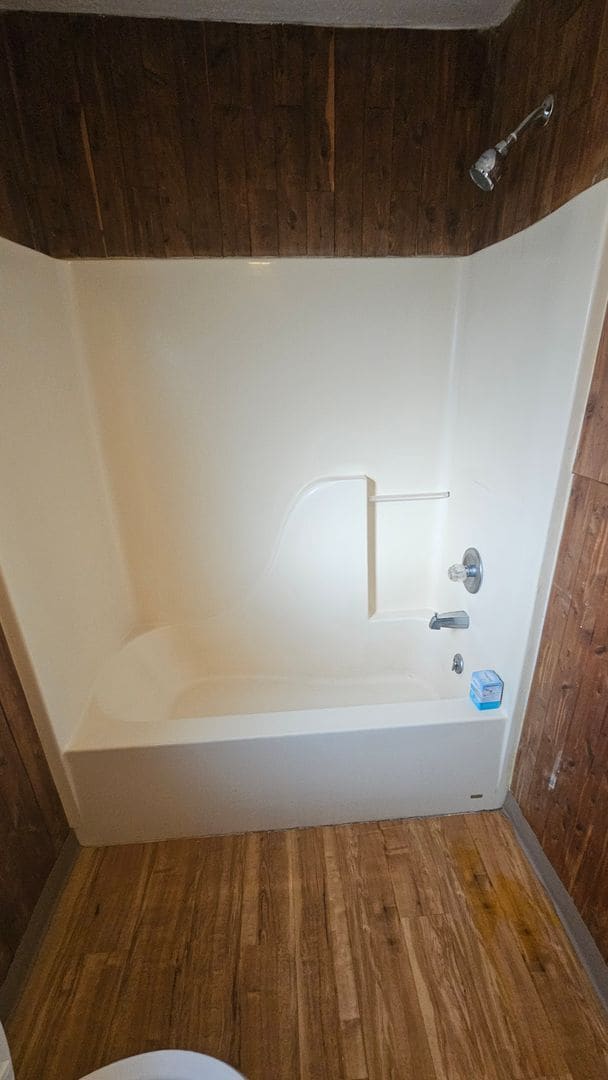 Building Photo - Cozy 2 Bedroom Home with Large Yard