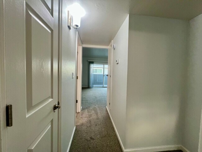 Building Photo - Modern Renovated 2-Bedroom in Santa Clara | Prime Location Near Apple, Nvidia & Major Highways