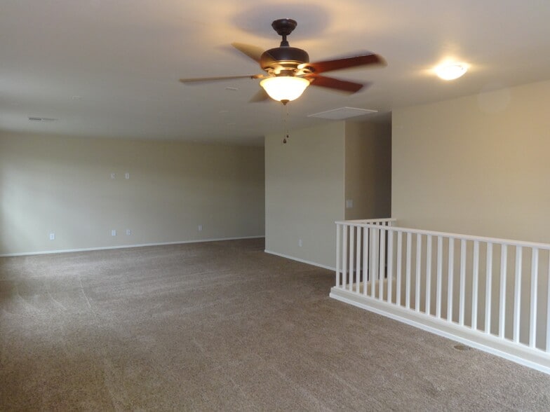 Building Photo - 7600 W Spur Dr