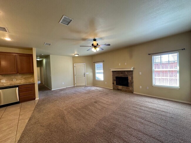 Building Photo - 4422 105th St