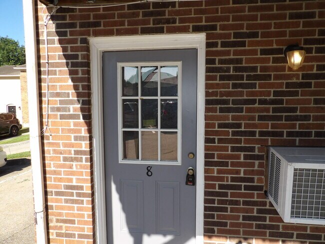 Building Photo - 65 Ashwood Ct
