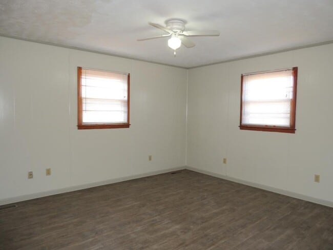 Building Photo - 118 Harrison Dr