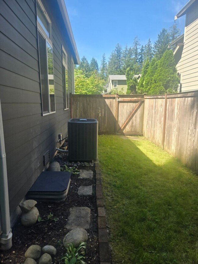 Building Photo - 3bd/2.5ba Maple Valley Home