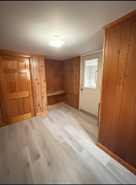 Building Photo - 194 Water St