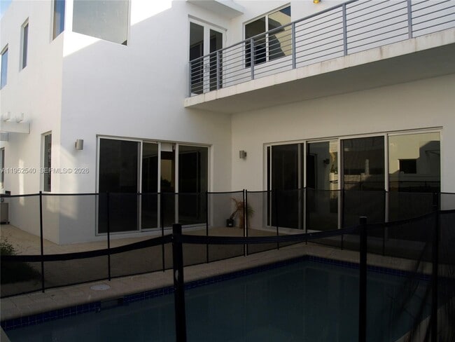 Building Photo - 10053 NW 76th Terrace