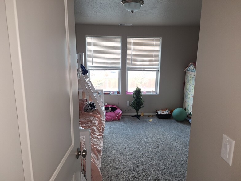 Bedroom 3 - 4140 Furlong Ave SE