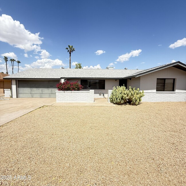 Primary Photo - 1224 E Del Rio Dr