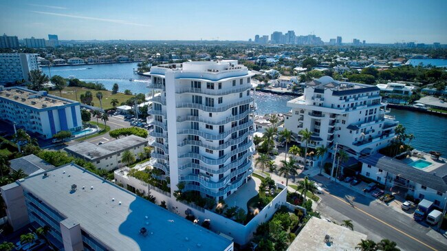 Building Photo - 612 Bayshore Dr
