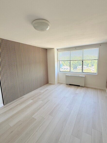 Building Photo - 10201 Grosvenor Pl