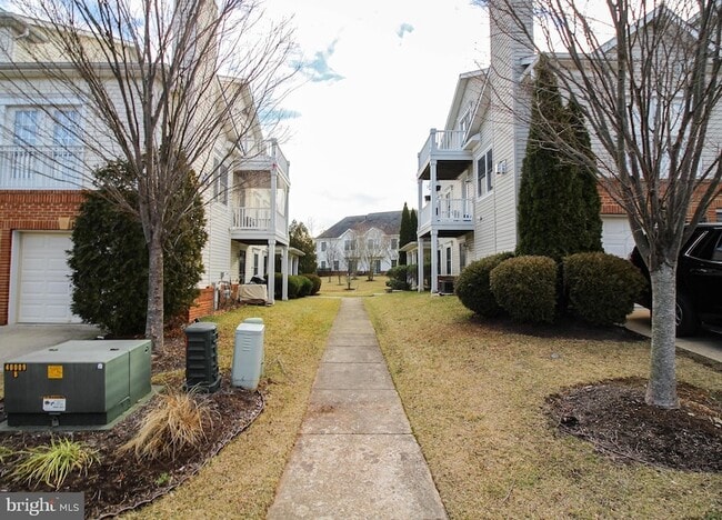 Building Photo - 2035 Astilbe Way