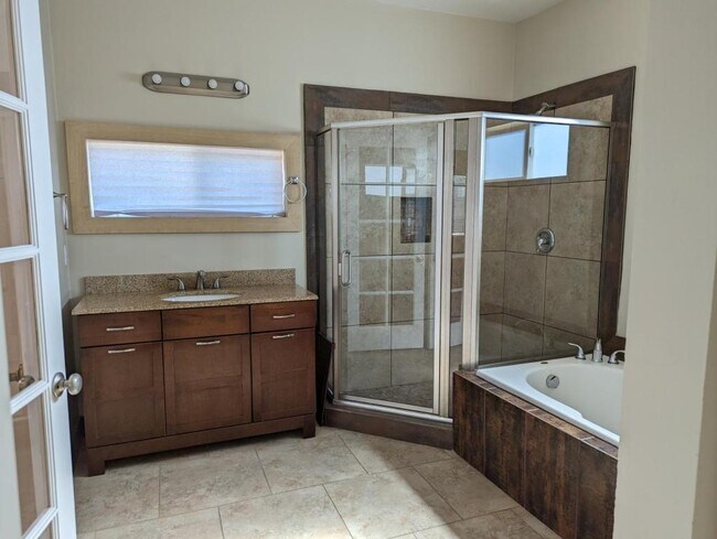 Building Photo - 1343 E Osborn Rd