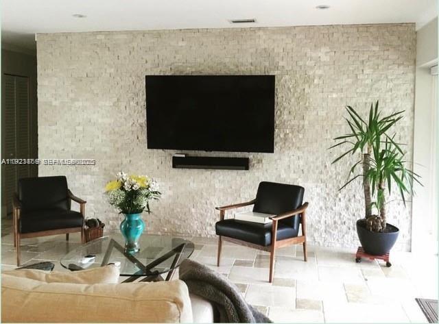 Building Photo - 6300 SW 48th St