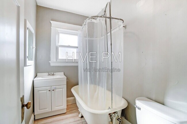 Building Photo - 3636 Besuden Ct