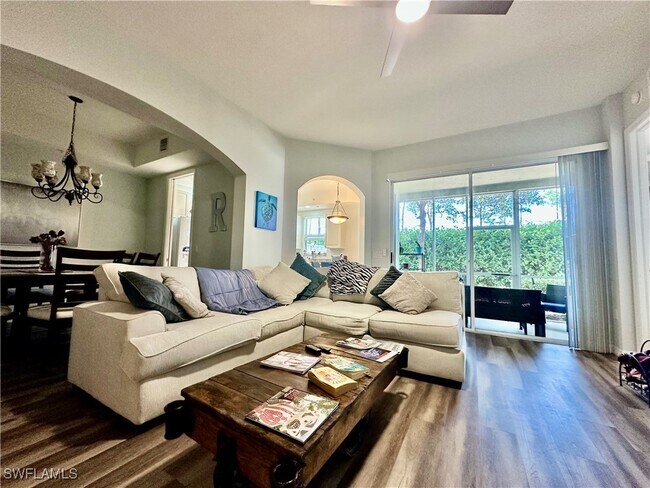 Building Photo - 1335 Mariposa Cir