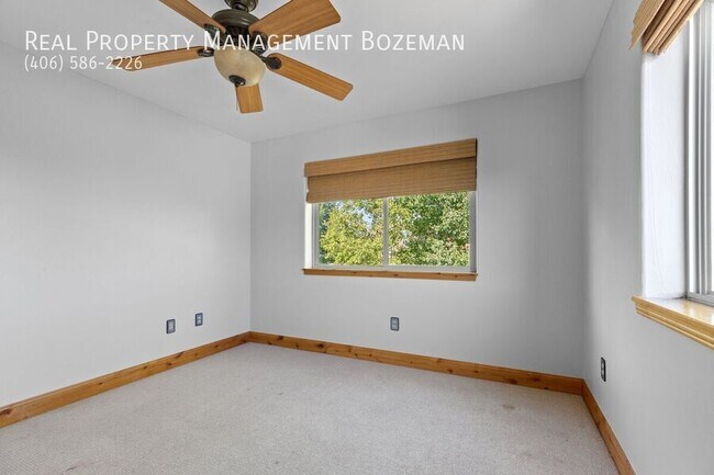 Building Photo - 971 Longbow Ln