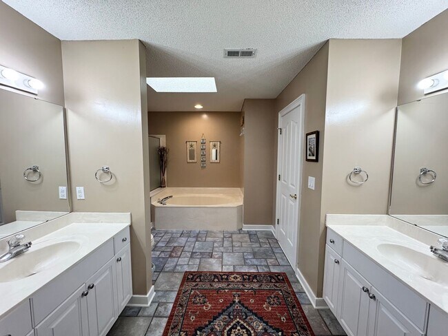 Building Photo - Longs - 3 Bedroom / 2 Bathroom Fully Furnished Home
