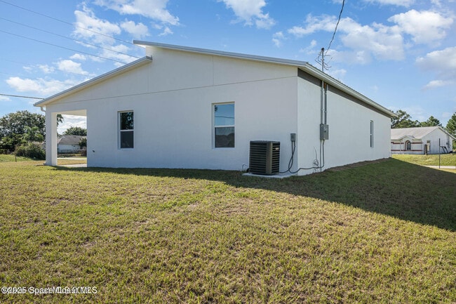 Building Photo - 2281 Ramsdale Dr SE