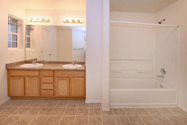 Building Photo - FEELS LIKE HOME! 2BD CONDO with MOUNTAIN VIEWS - Security Deposit Waiver Available