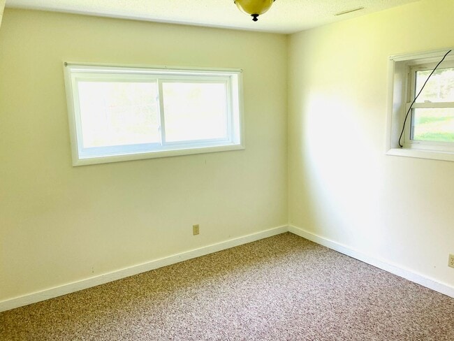 Building Photo - Great Home Great Location