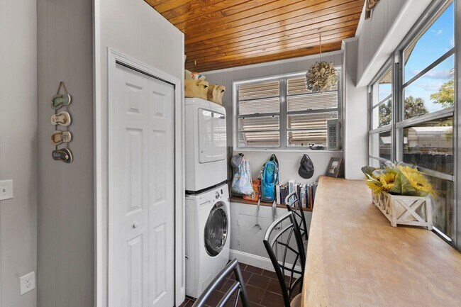 Building Photo - Charming 3-Bedroom Home in Daytona Beach