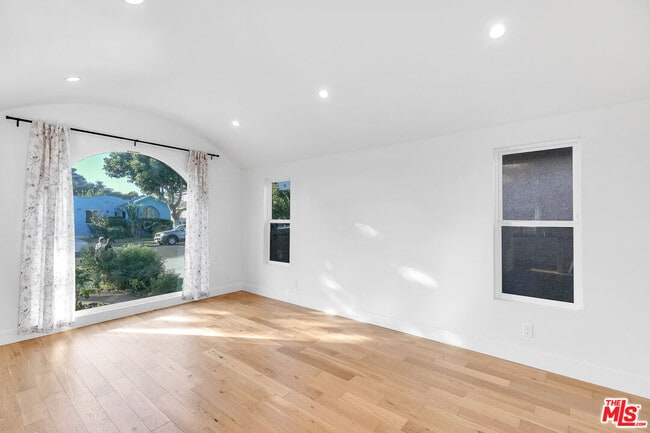 Building Photo - 3062 Field Ave