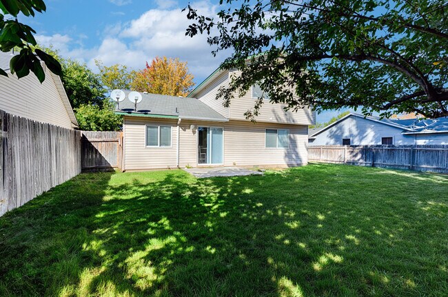 Building Photo - 14229 Shenandoah St