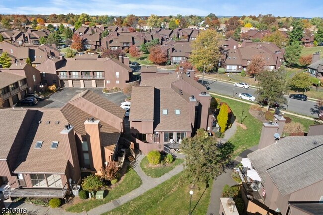 Building Photo - 4141 Bloomingdale Dr