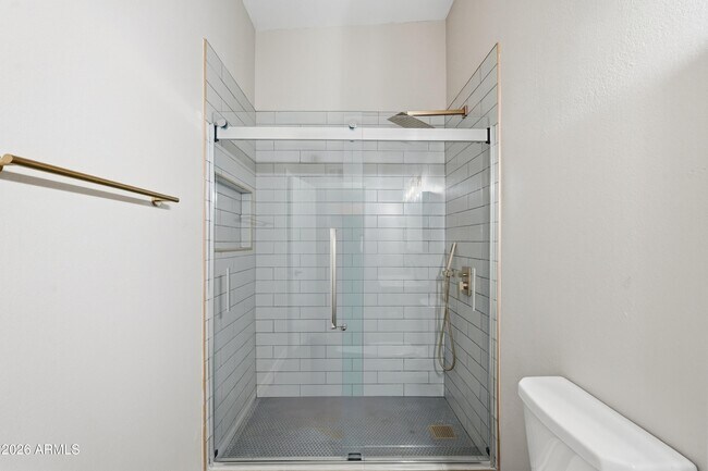Building Photo - 6116 N 12th Pl