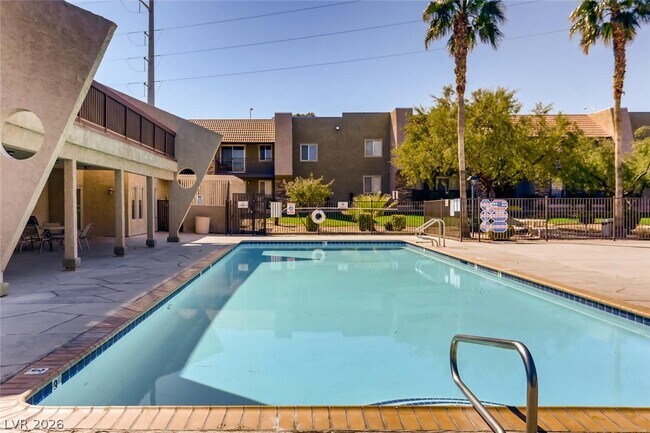 Building Photo - 5229 Indian River Dr