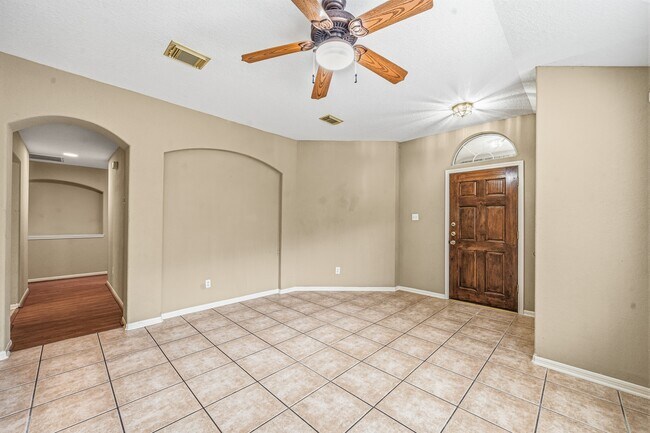 Building Photo - 17935 Rose Hill Park Ln