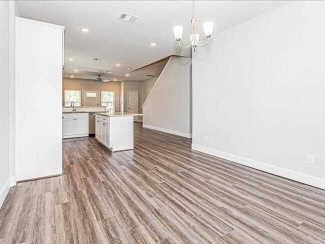 Building Photo - 9314 Sundown Dr