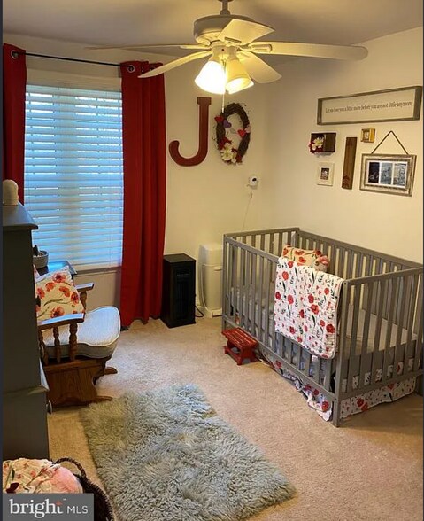 Building Photo - 17570 Macduff Ave