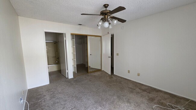 Building Photo - 9479 Fairgrove Ln