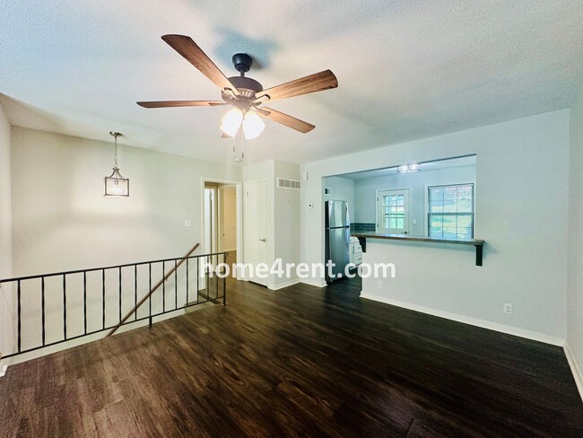 Building Photo - Updated Kitchen w/ Granite Counters, Subway Tile, SS Appliances