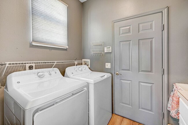 Building Photo - 4932 Worthington Cir
