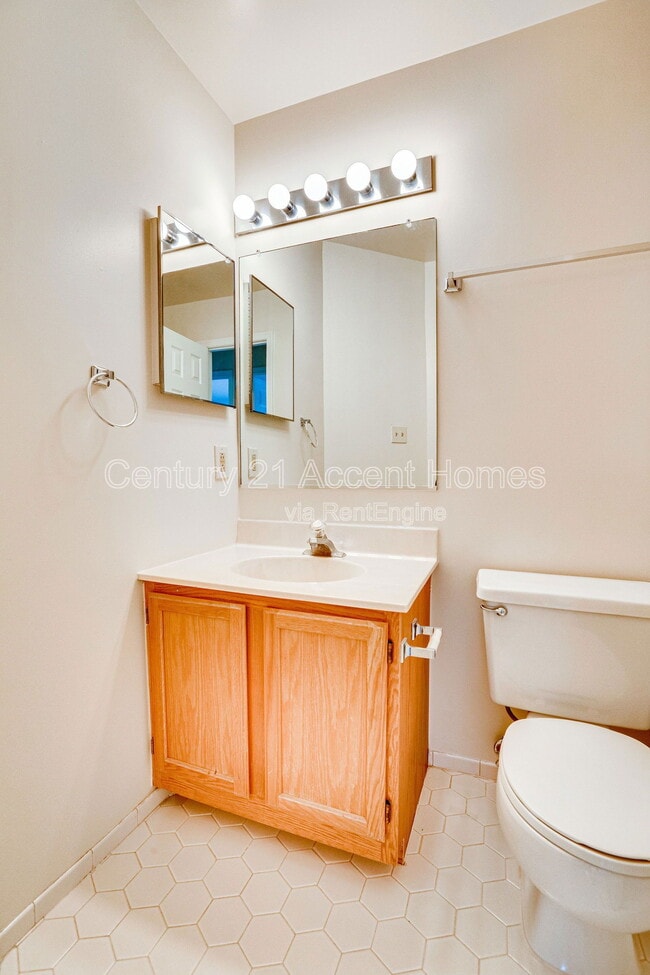 Building Photo - 6008 Keble Dr