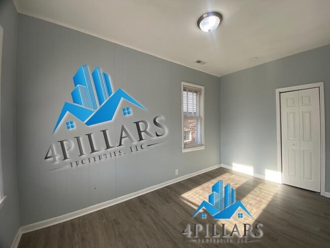 Building Photo - Charming 2 Bedroom, 1 Bath Apartment for Rent