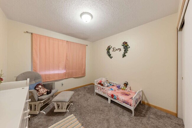 Building Photo - Charming 3-Bedroom Home with 2 Full Baths ...