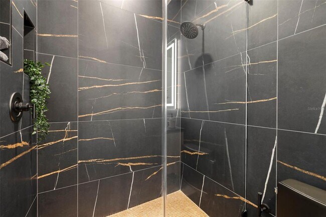 Building Photo - 212 W Euclid Ave