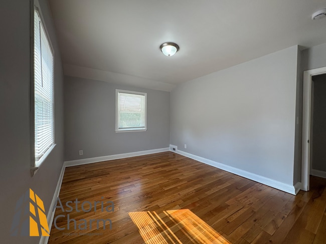 Building Photo - Warm & Welcoming 3 Bed, 2 Bath Home with C...