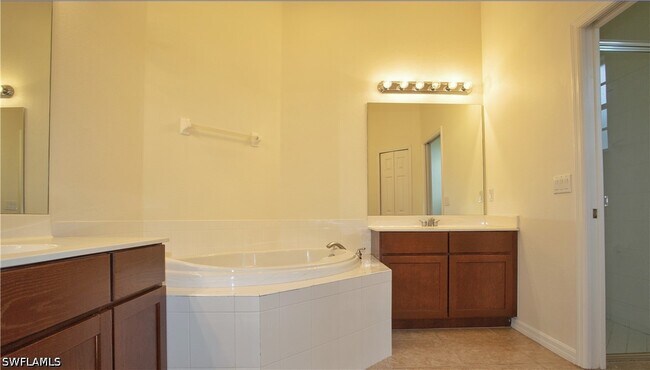 Building Photo - 3555 Poinsettia Ave